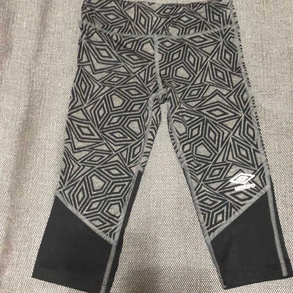 New without tags Umbro capri leggings